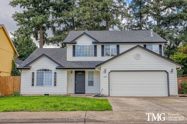 Photo - 4 Bed 2.5 Bath Home Near Parks, Shopping, and Dining. Main Level Primary Suite!