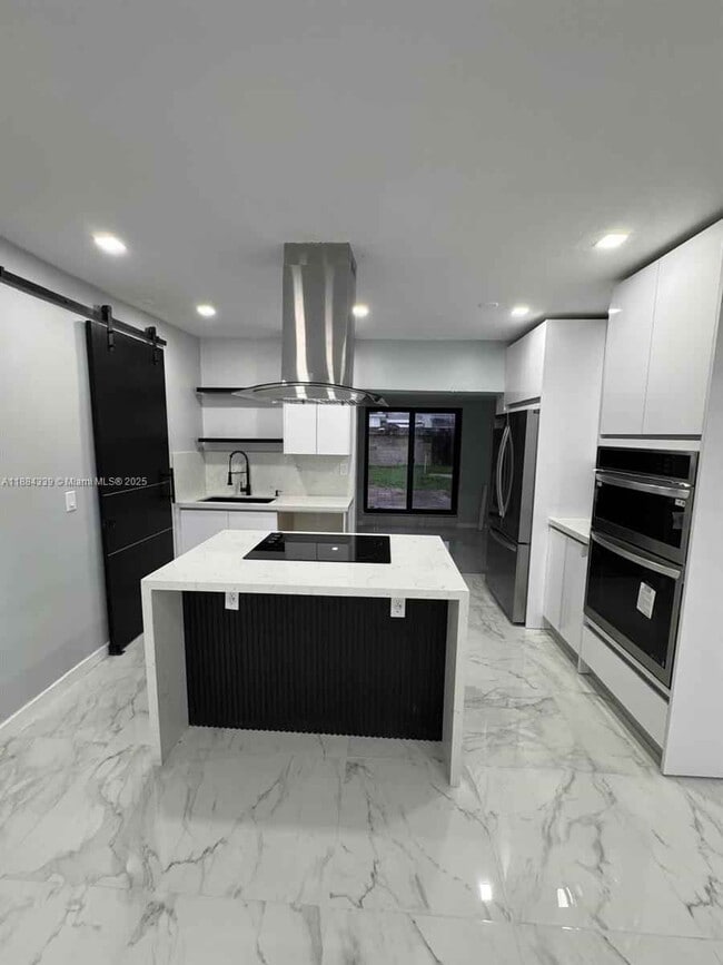 Foto del edificio - 4120 SW 31st Dr