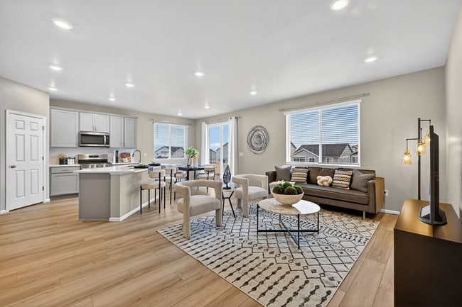 Foto del edificio - 13375 Valley Peak Dr