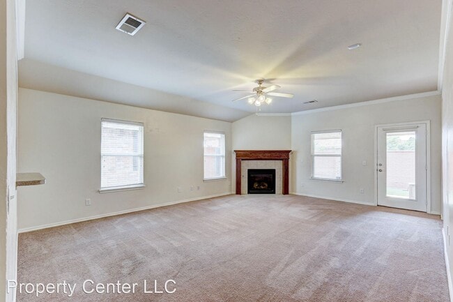 Building Photo - 3 br, 2 bath House - 17621 Cobalt Ave