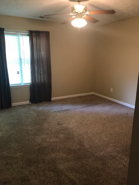 Building Photo - 910 Castlewood Dr