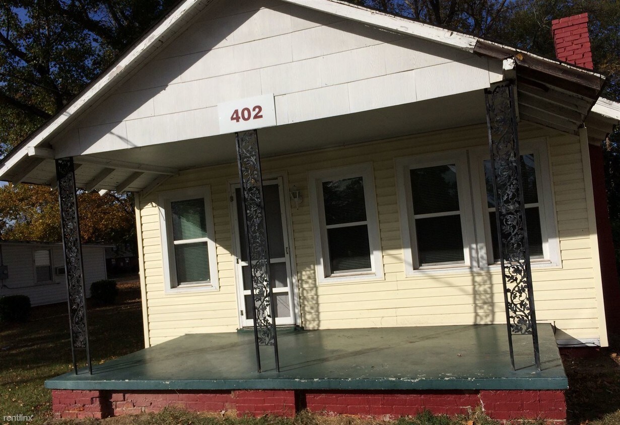 Primary Photo - 402 Belvedere Clearwater Rd