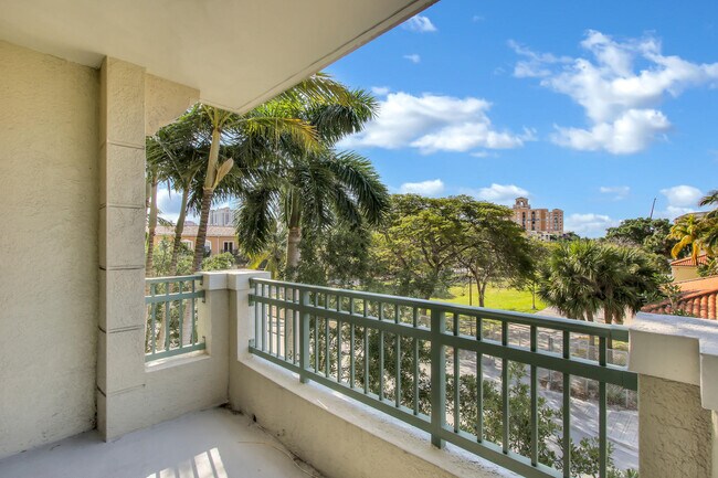 Building Photo - 403 S Sapodilla Ave