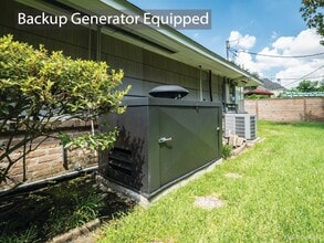 Building Photo - 8918 Link Ct