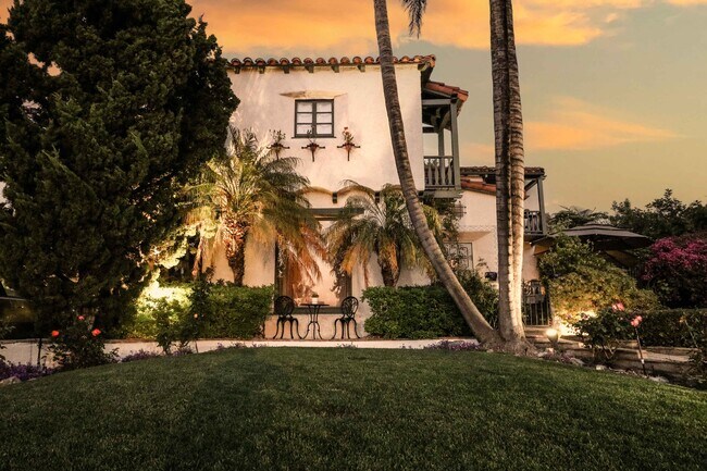 Foto del edificio - 1200 N Everett St