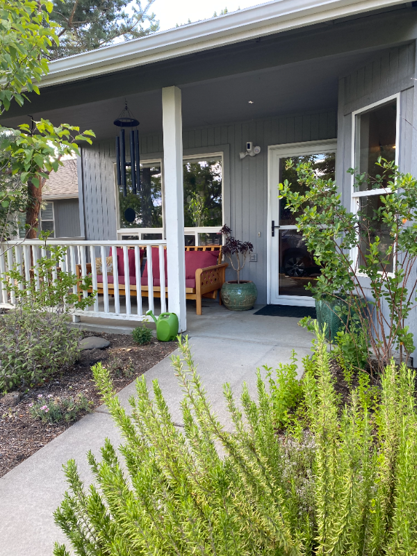 Building Photo - 2084 NW Canyon Dr