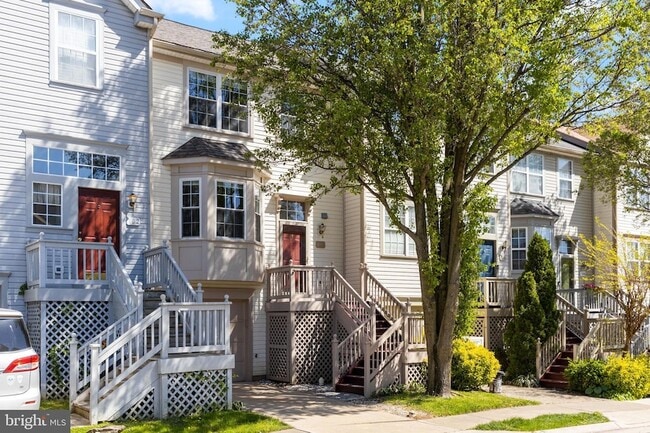 Photo - 104 Frazer Dr Townhome