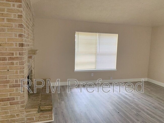Building Photo - 23126 Pennsgrove Rd