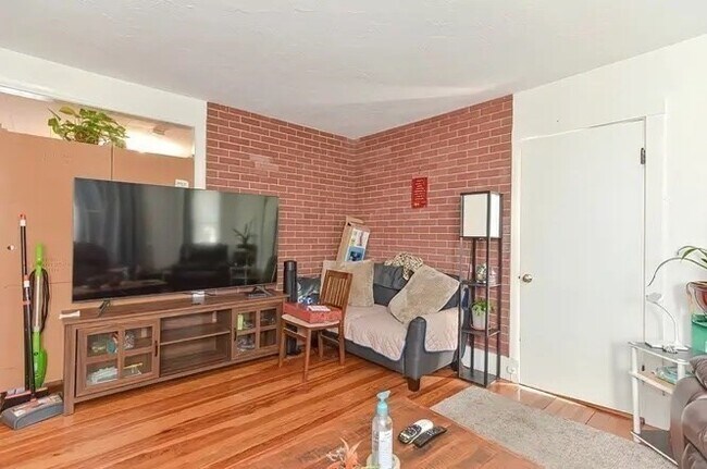 Foto del edificio - 36 Hollace St