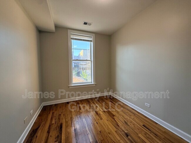 Foto del edificio - 2213 W Washington Blvd