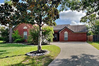Building Photo - 17918 Seven Pines Dr