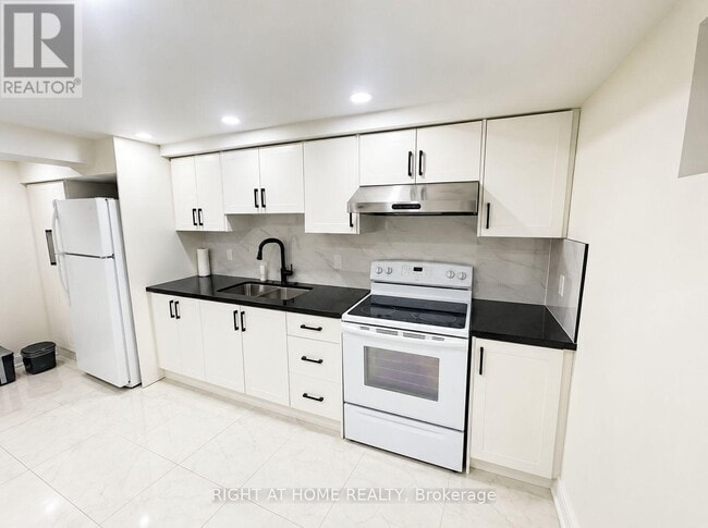 Building Photo - 59 Marblemount Crescent