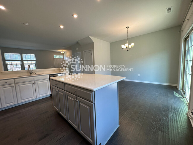 Building Photo - 3 Bed 2.5 Bath Townhome in City Park
