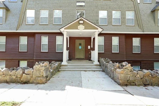Building Photo - 2606 Talbot Rd