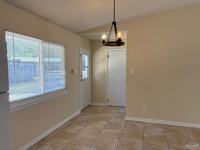 Foto del edificio - 1361 Stanford Rd