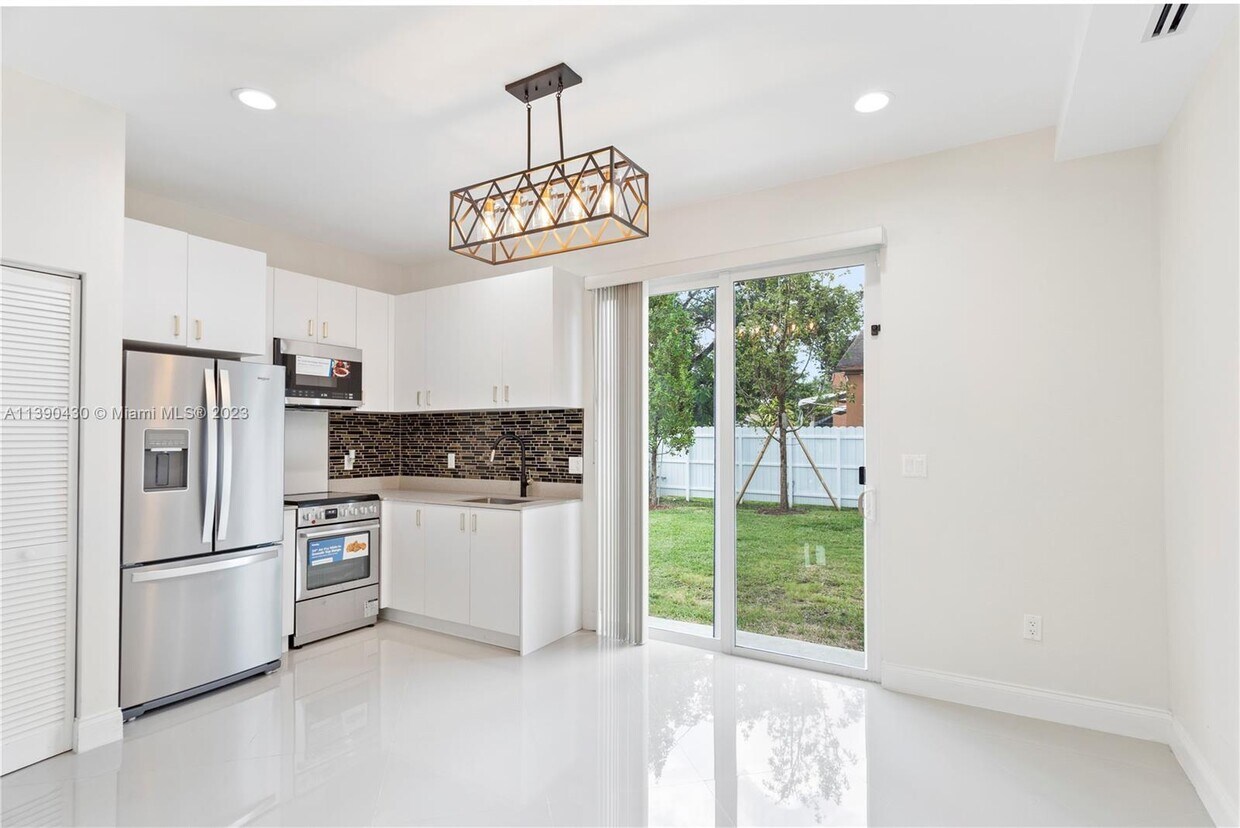 1250 NW 39th St Unit 1250, Miami, FL 33142 Room for Rent in Miami, FL