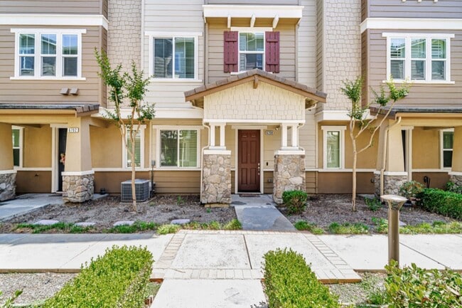 Building Photo - 6704 S Mariposa Ln