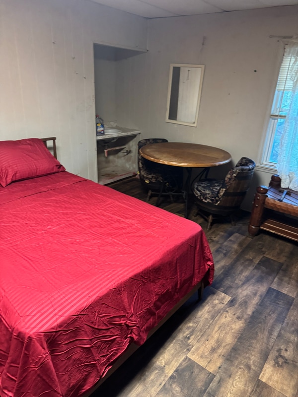 Building Photo - 287 E Park Ave