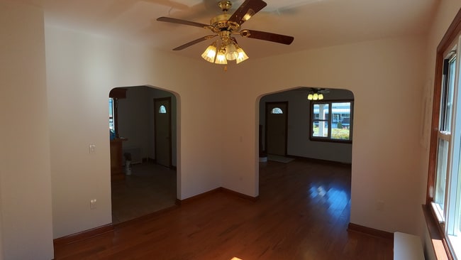 Dining Room - 637 E Grant St