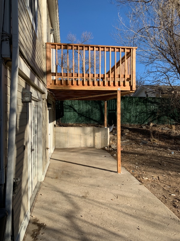 Building Photo - 713 E Moreno Ave