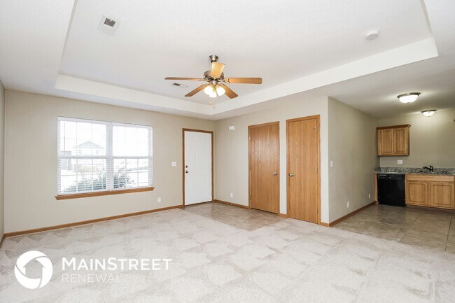 Building Photo - 211 Golfview Dr