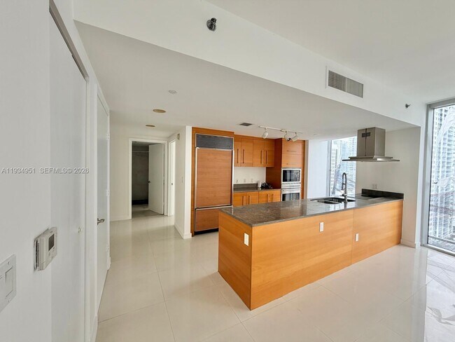 Foto del edificio - 495 Brickell Ave