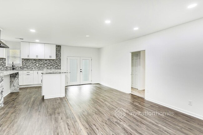 Building Photo - 387 Karen Ct