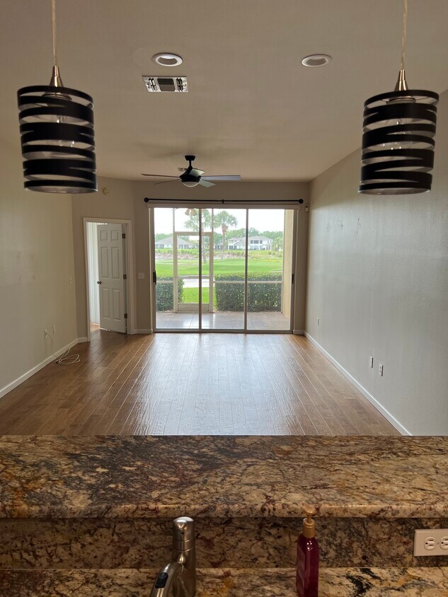 Foto principal - 407 Enclave Pl