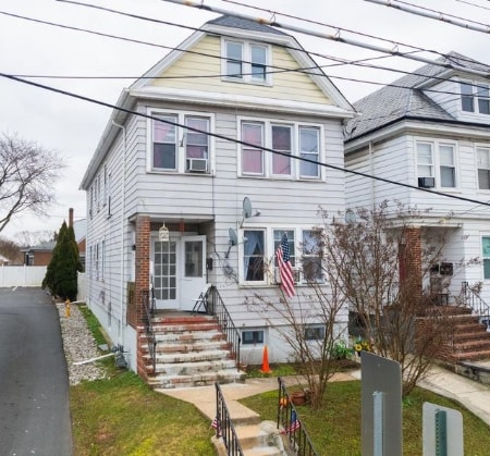 Primary Photo - 376 Livingston Ave