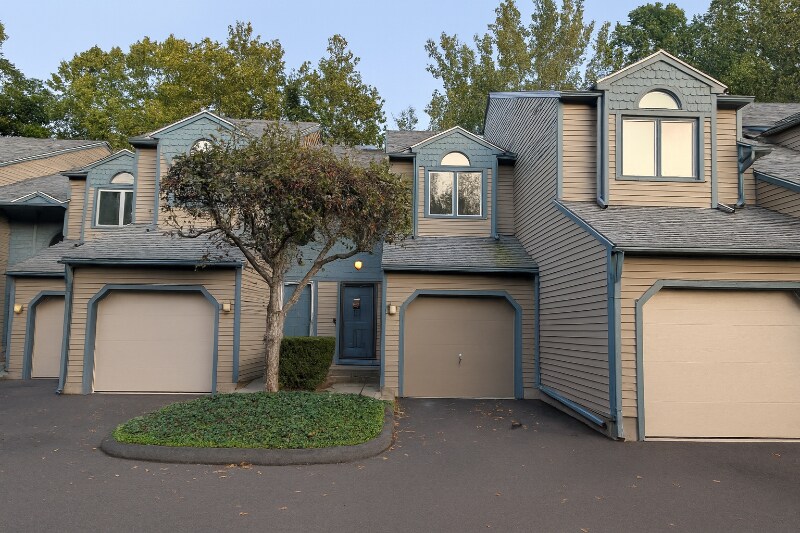 Foto principal - 15 Perry Ave