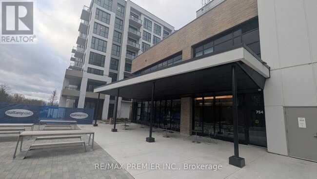 Building Photo - 720 Whitlock Ave