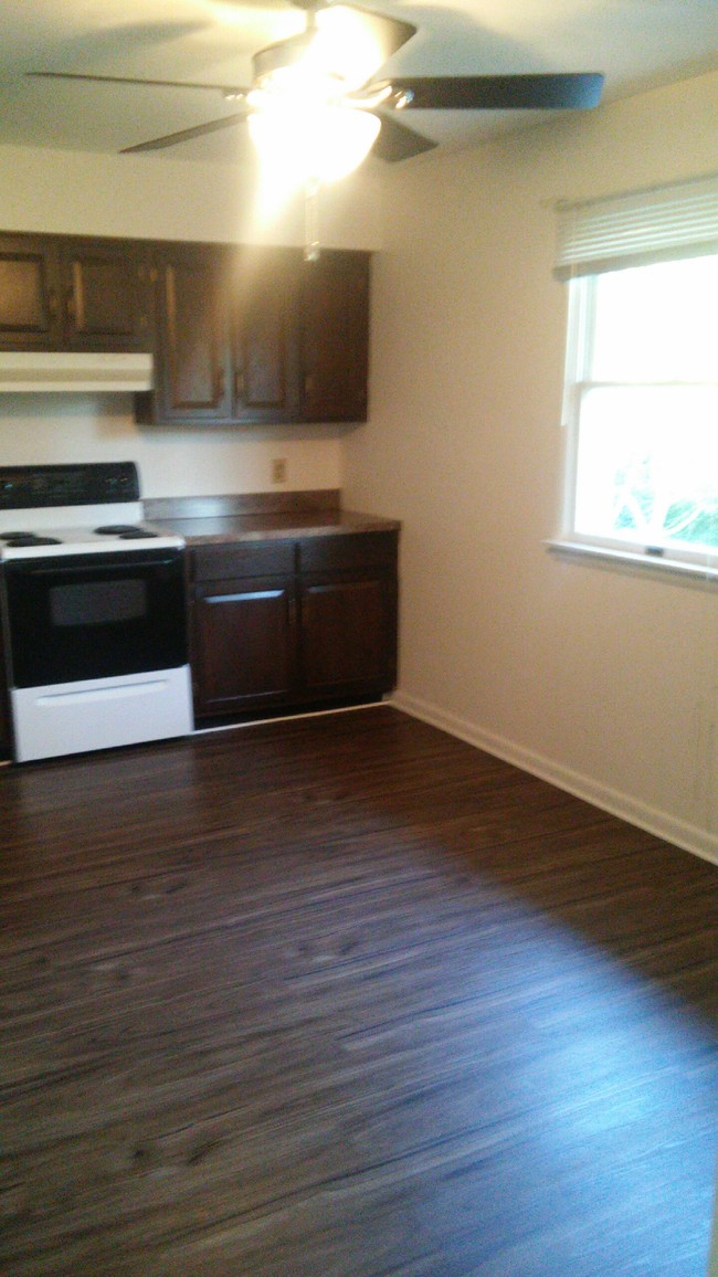 Foto del edificio - 507 E Elmwood Ave