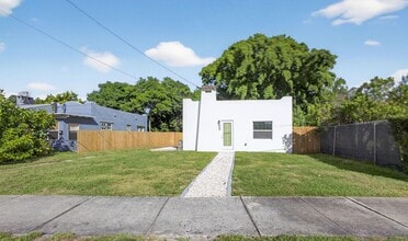 Building Photo - 3108 Greenwood Ave