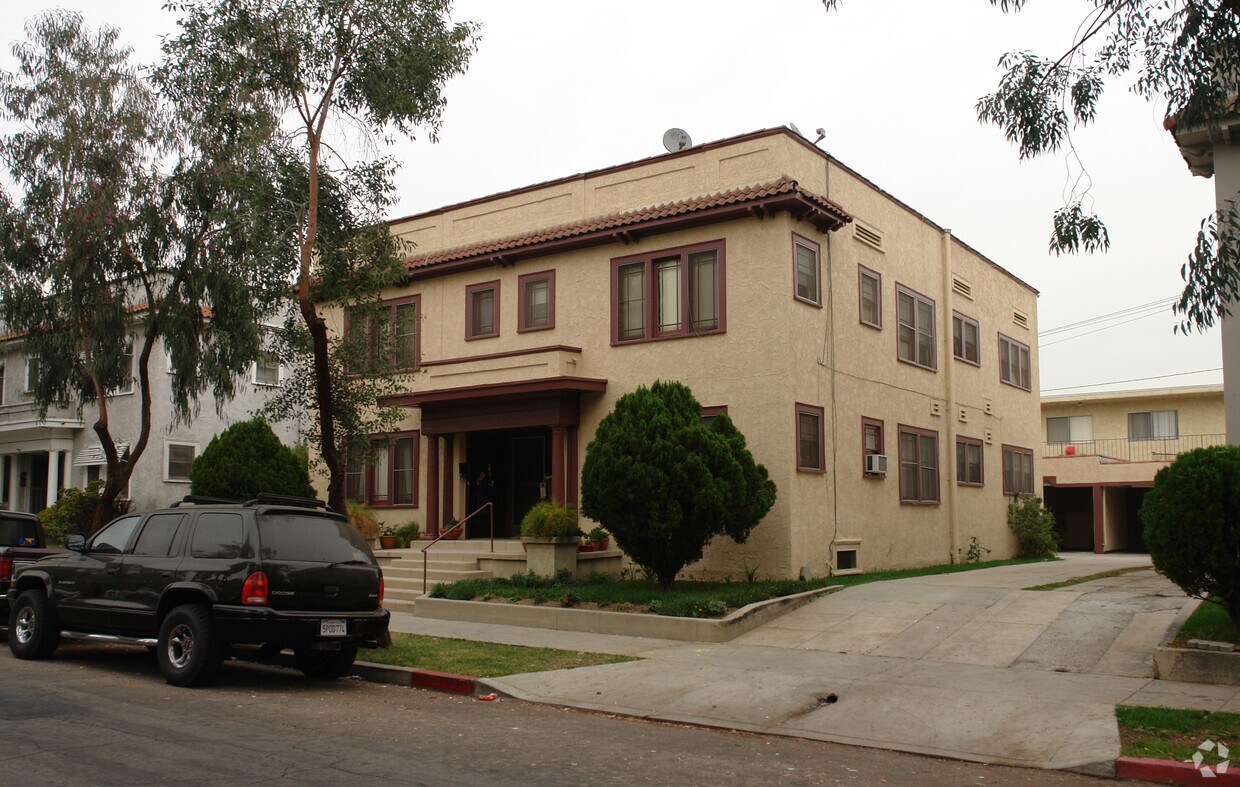 Primary Photo - 618 S Louise St