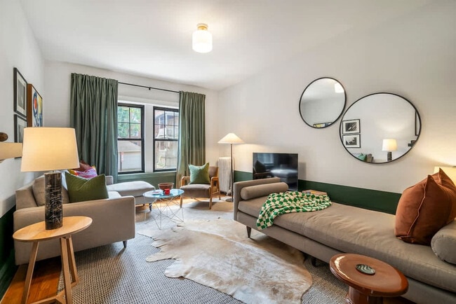 Foto del edificio - 1524 W Berteau Ave