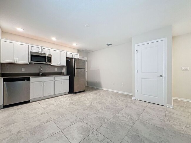 Building Photo - RESORT STYLE HOME IN STOREY CREEK