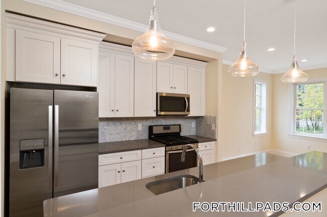 Foto del edificio - 130 Roxbury St