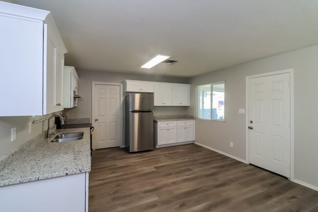 Building Photo - 7820 N 37Th Ave