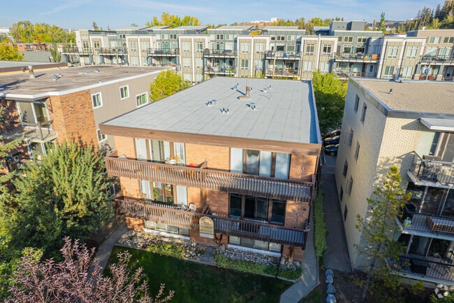 Building Photo - Sheryl Manor