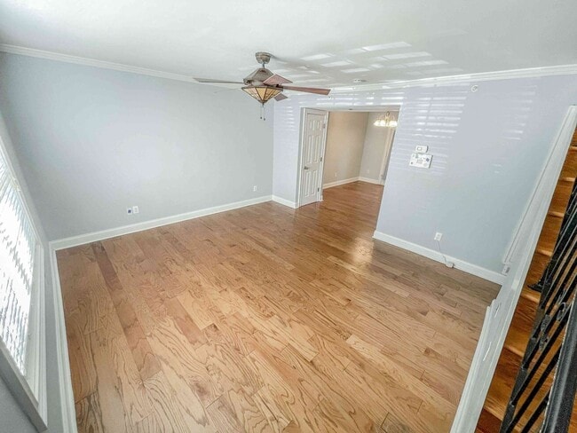 Building Photo - Smyrna 2BD/2.5BA Townhome