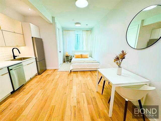 Foto principal - 0 bedroom in NEW YORK NY 10009