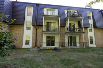 Building Photo - 23 Shadowbrook Ln