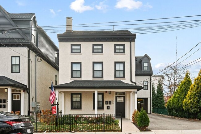 Foto del edificio - 6830 Ridge Ave