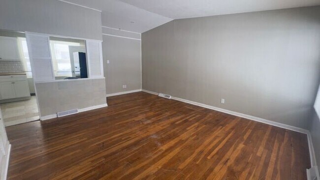 Foto del edificio - Spacious 3-Bedroom, 1-Bath Home in Moline Acres!