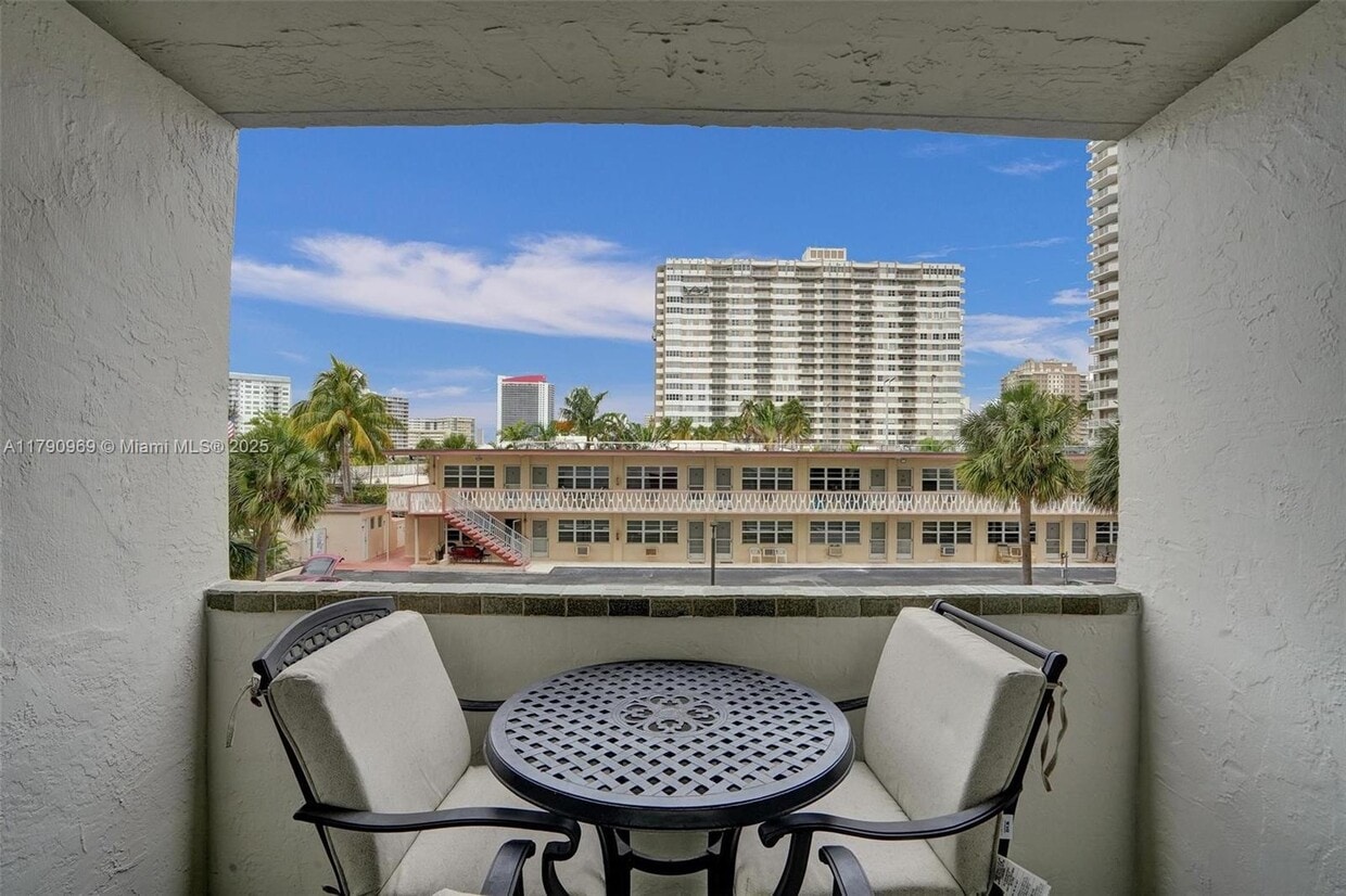 Foto principal - 2017 S Ocean Dr