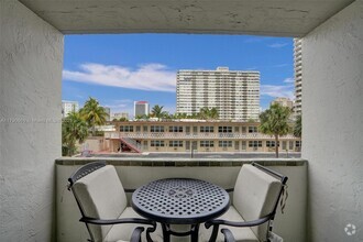Building Photo - 2017 S Ocean Dr