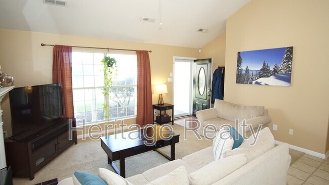 Foto del edificio - 5425 Crooked Pine Ln