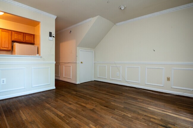 Foto del edificio - 4513 MacArthur Blvd NW