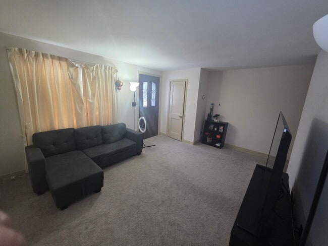 Foto del edificio - 1935 Searles Rd