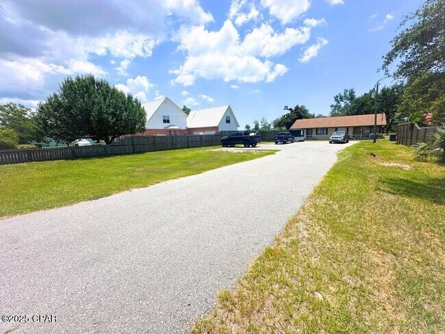Foto del edificio - 1925 W 27th St